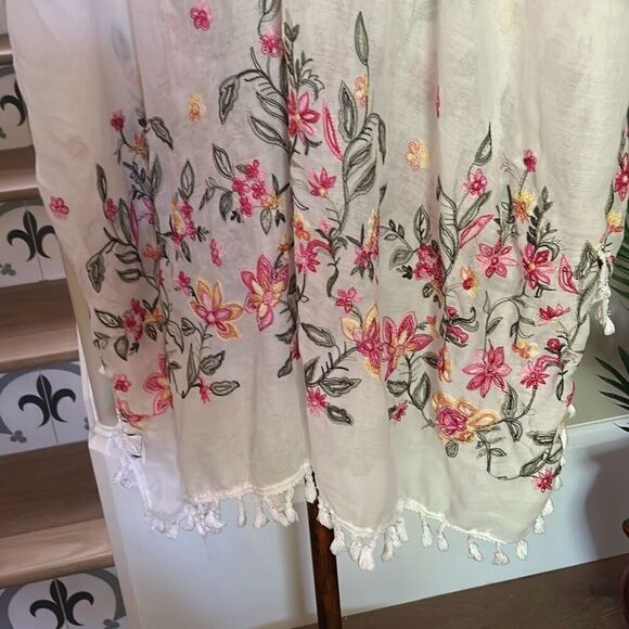 Embroidered Floral Swimsuit Coverup - Picture 6 of 6